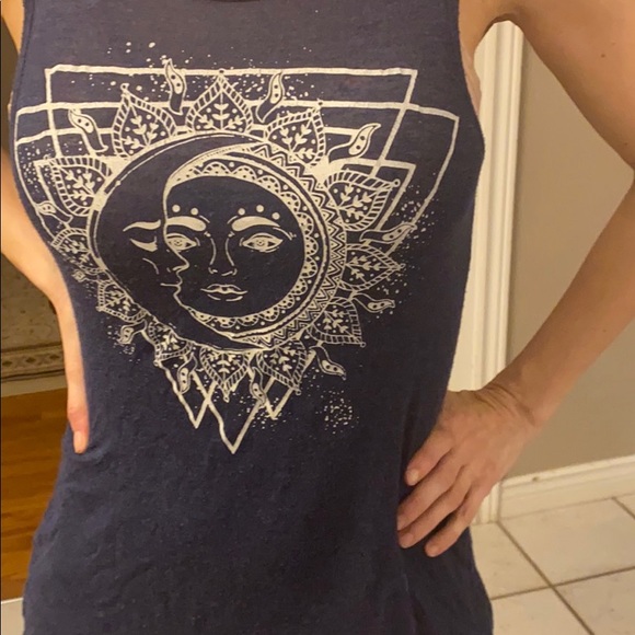 Tank top - Picture 2 of 4